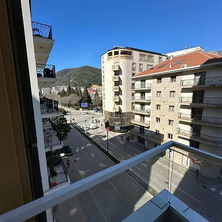 Orange 1 Apartment
